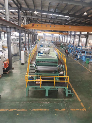 1300 mm αποτελεσματική αυτοκόλλητη μηχανή επικαλύψεως με ταινία λαμινοποίησης για τέλεια λαμινοποίηση