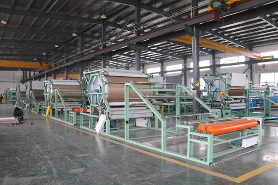 Μέγιστο πλάτος στρώσης 1500mm-3400mm Μηχανή στρώσης χαλιών με υδατική κόλλα